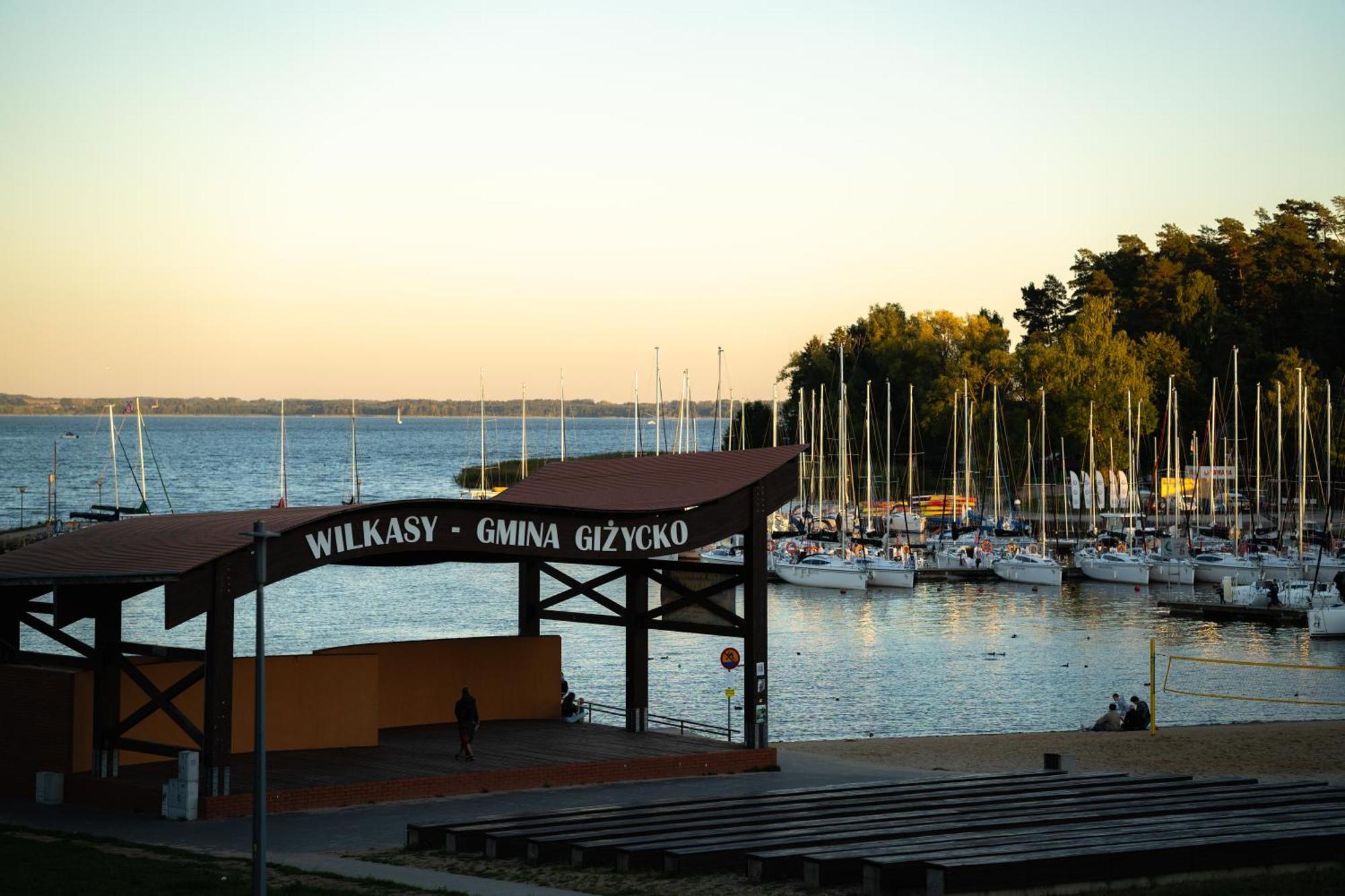 Yacht Apartments Wilkasy Exterior foto